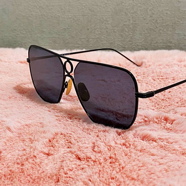 Luxurious New Black Shade Black Frame Eyewear Sunglasses
