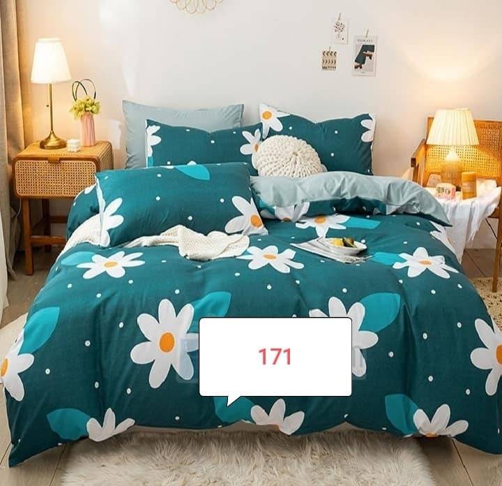 Bottol Green with White Flower Cotton Bed Cover