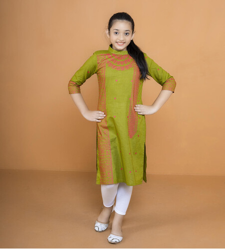 Puja Special Kurti For Girls - 18520K, Size: 32