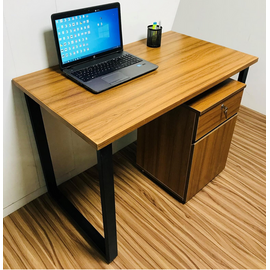 Work Desk With Drawer 02